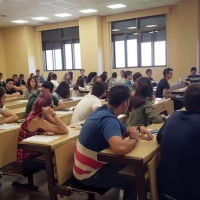 Miles de estudiantes repiten la selectividad debido al error de la Universidad