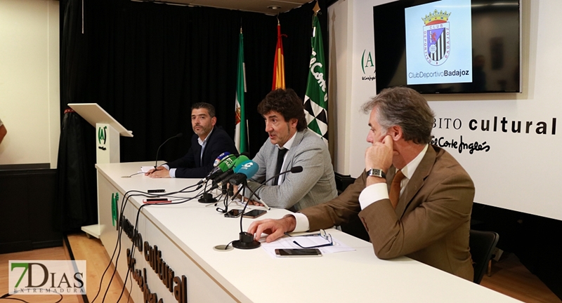Gran expectación en la presentación blanquinegra de Patxi Salinas
