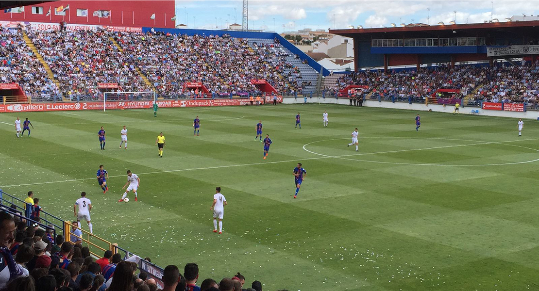 El Extremadura se complica el ascenso