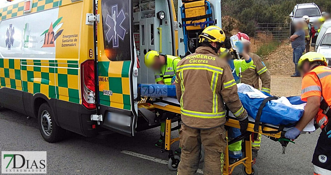 Imágenes del grave accidente ocurrido ayer en la provincia de Cáceres