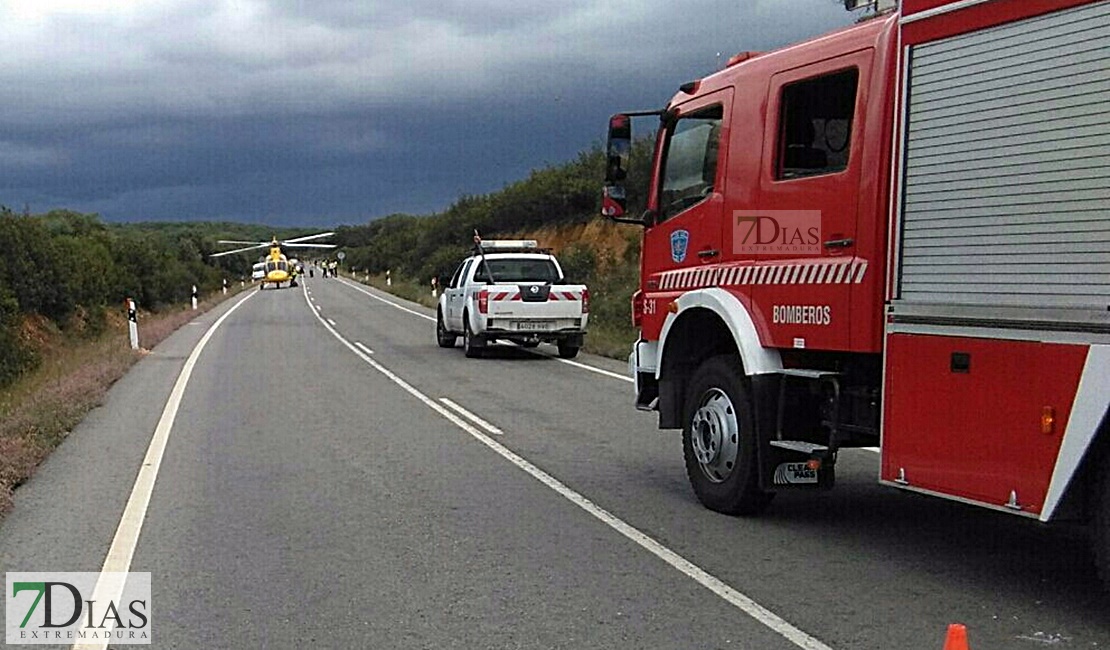 Imágenes del grave accidente ocurrido ayer en la provincia de Cáceres