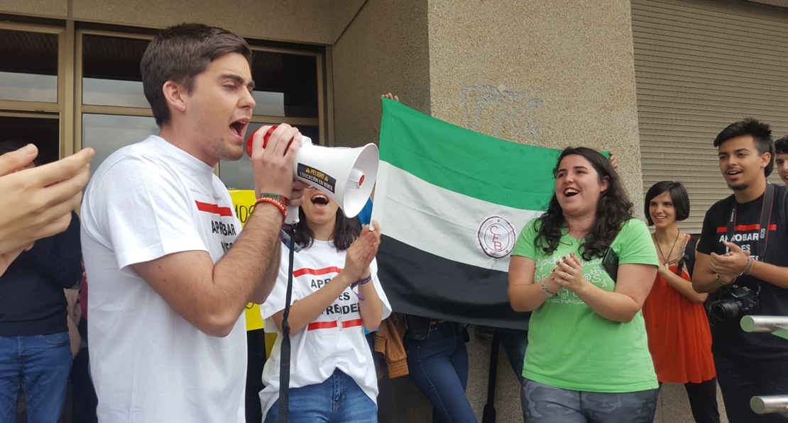 Comienza la reunión de los estudiantes con el rector