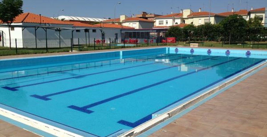 Podemos quiere abaratar los precios de las piscinas de Mérida