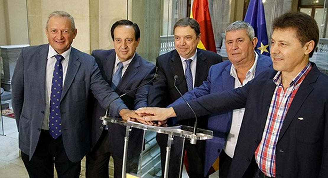 Agricultores y ganaderos unidos por una PAC sin recortes