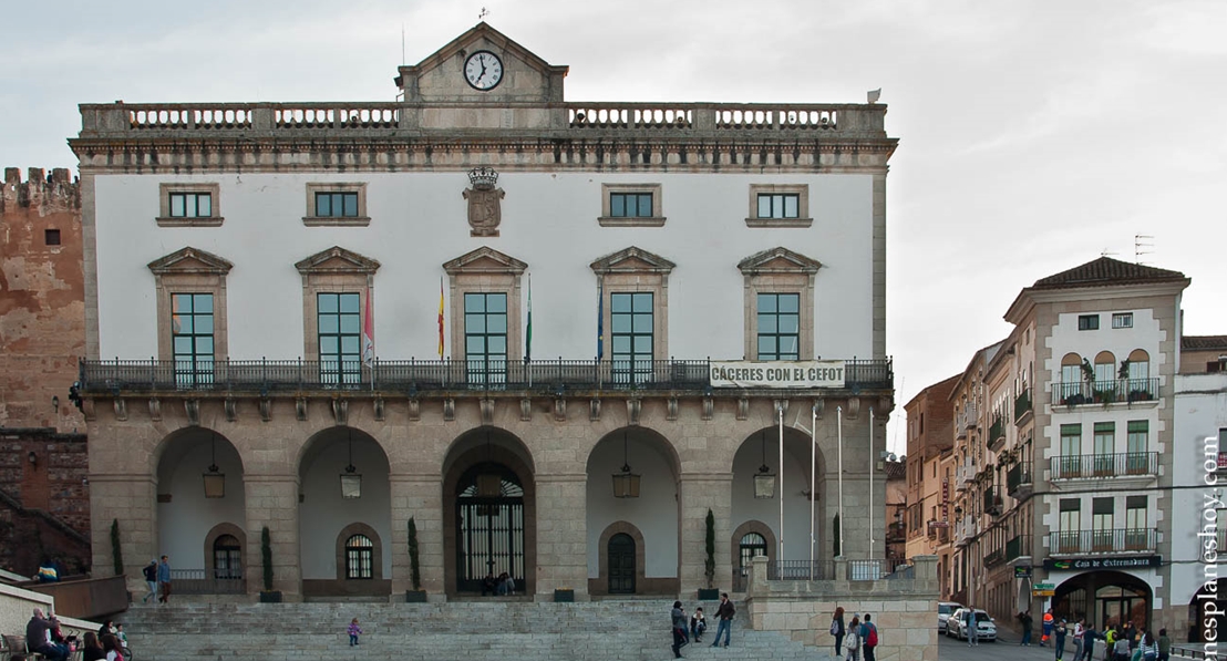 Cáceres contratará a 154 trabajadores a partir de noviembre