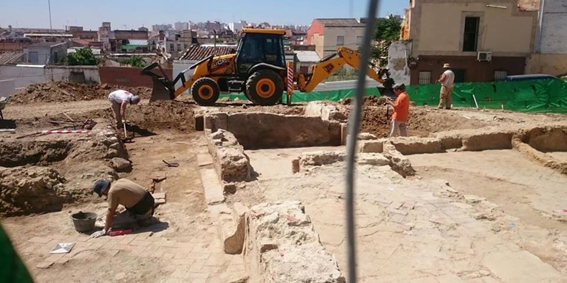 ¿Qué está apareciendo en la excavación de El Campillo (Badajoz)?