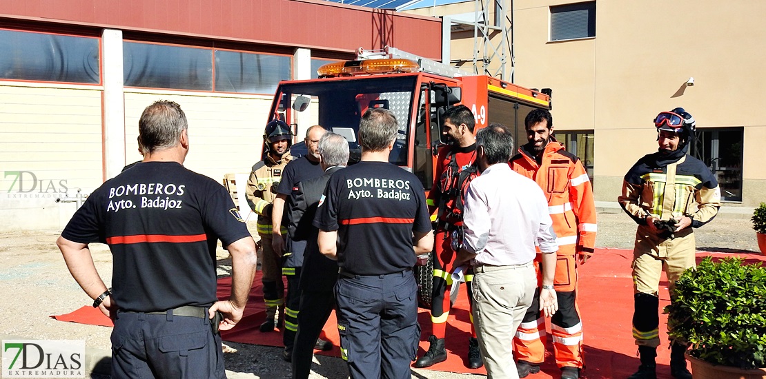 El ayto de Badajoz adquiere tres nuevos vehículos de bomberos