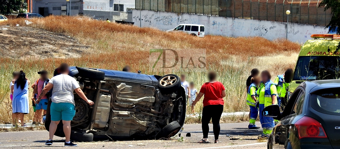 Provoca un accidente en Badajoz y se da a la fuga