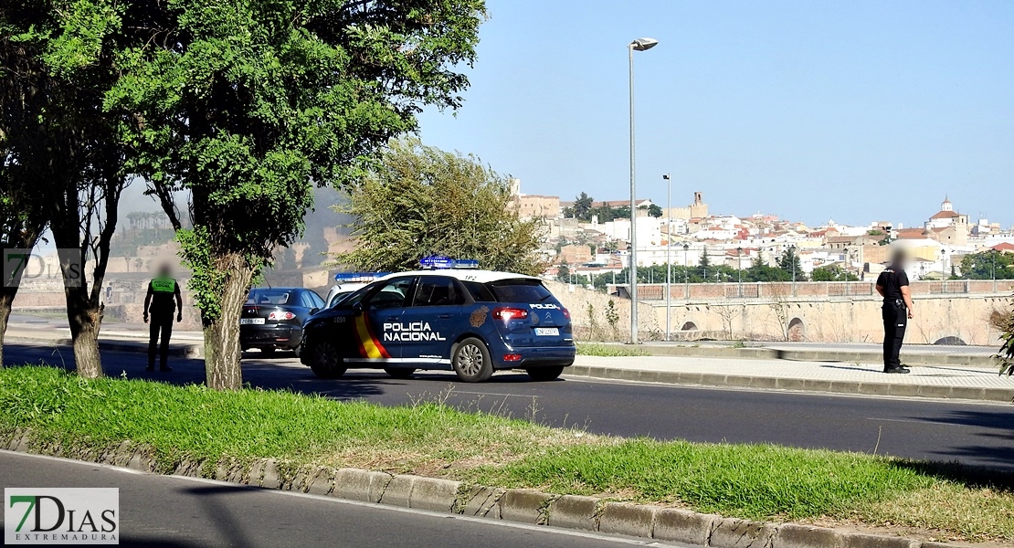 Incendio cercano al pabellón Juancho Pérez (Entrepuentes) Badajoz