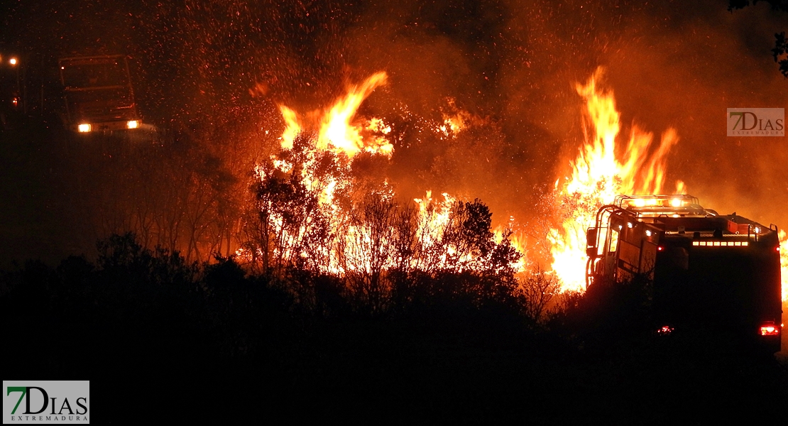 Los Bomberos de Badajoz evitan una catástrofe en San Isidro