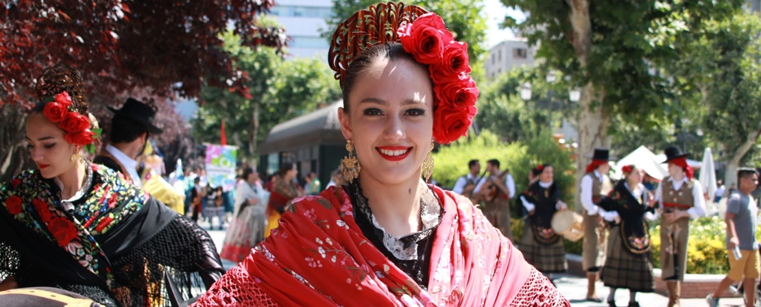 El folklore llena San Francisco de alegría