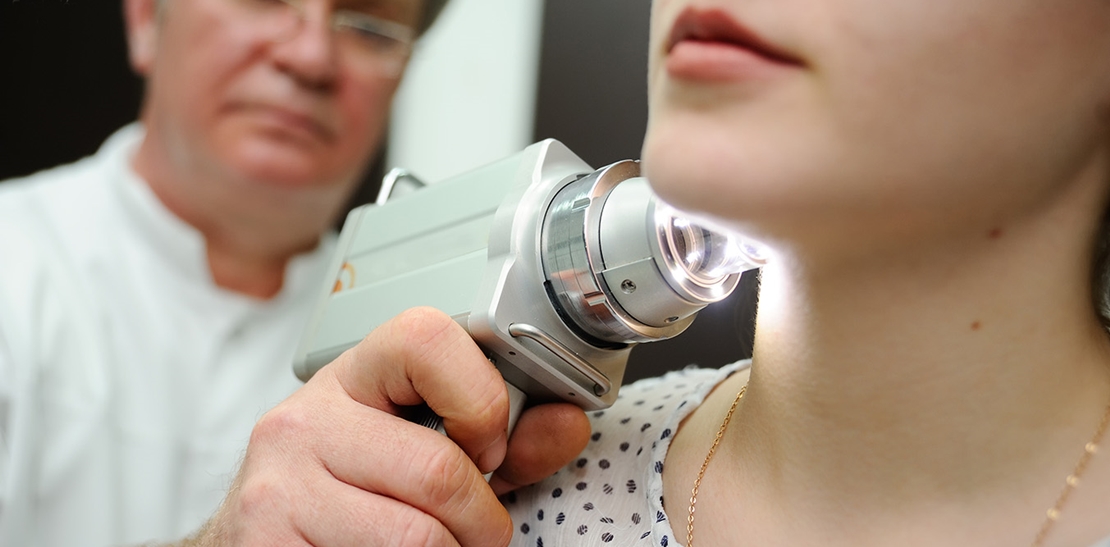Cuatro equipos nuevos para la detección precoz del cáncer de piel en Extremadura