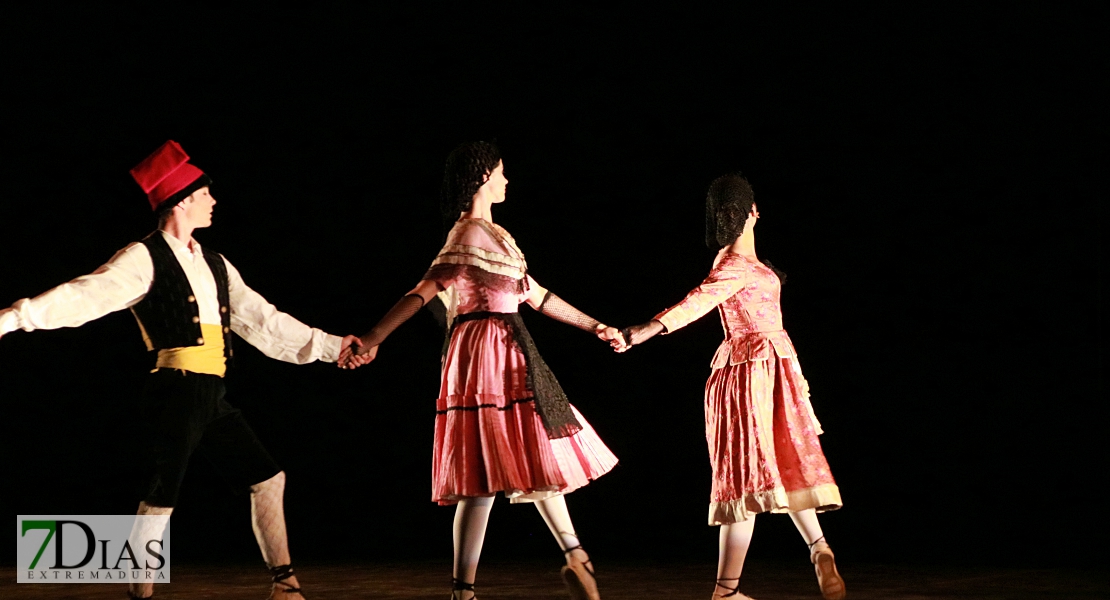 Imágenes de Larreal en el Festival Folklórico de Extremadura