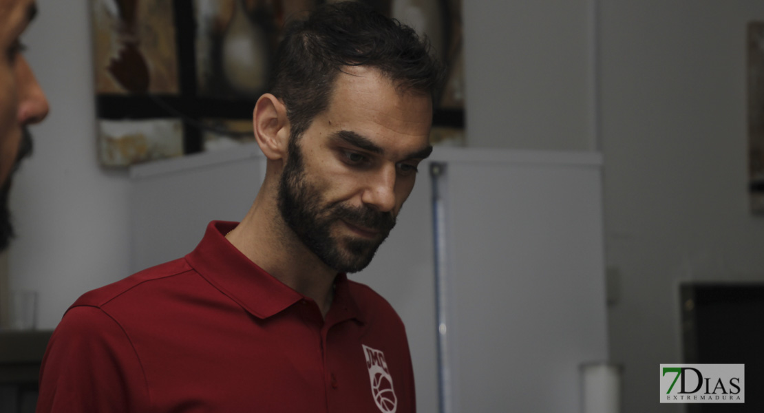Imágenes de la visita de José Manuel Calderón a su campus