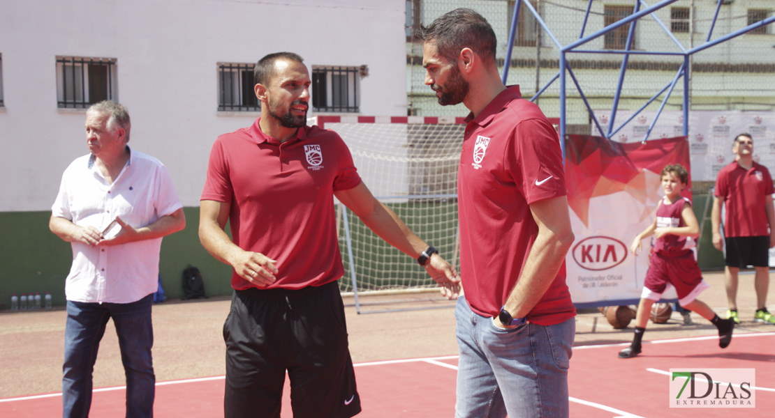 Imágenes de la visita de José Manuel Calderón a su campus