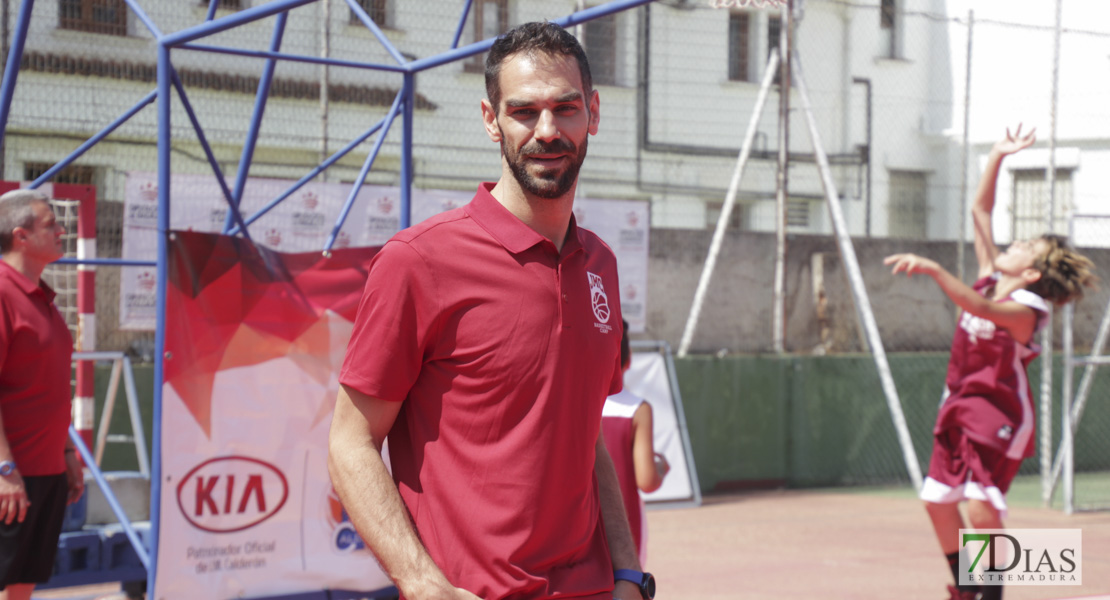 Imágenes de la visita de José Manuel Calderón a su campus