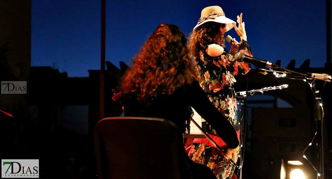 Mili Vizcaino ilumina la terraza del López con su poética voz en el Festival de Flamenco y Fado