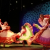 El folklore del mundo deja un espectáculo de ritmos, colores y danzas en el López de Ayala