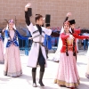 Lo mejor del folklore internacional se mezcla con los pacenses en las calles de Badajoz