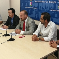 Badajoz y sus pedanías tendrán las paradas de urbano más accesibles de España