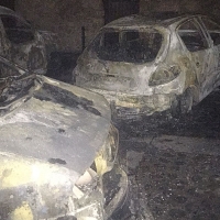 Arde media docena de coches en el norte de Extremadura