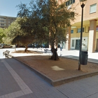 Roban en su vehículo, lo pilla y huye del lugar dejándose su documentación