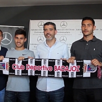 Los futbolistas blanquinegros califican el CD. Badajoz de familia