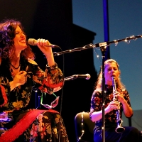 Mili Vizcaino ilumina la terraza del López con su voz en el Festival de Flamenco y Fado