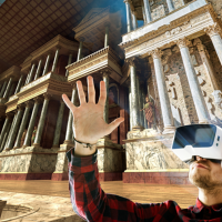 Los emeritenses viajan al Teatro y Anfiteatro romano en realidad virtual a mitad de precio