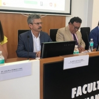 Navarro pide más ambición a los empresarios extremeños