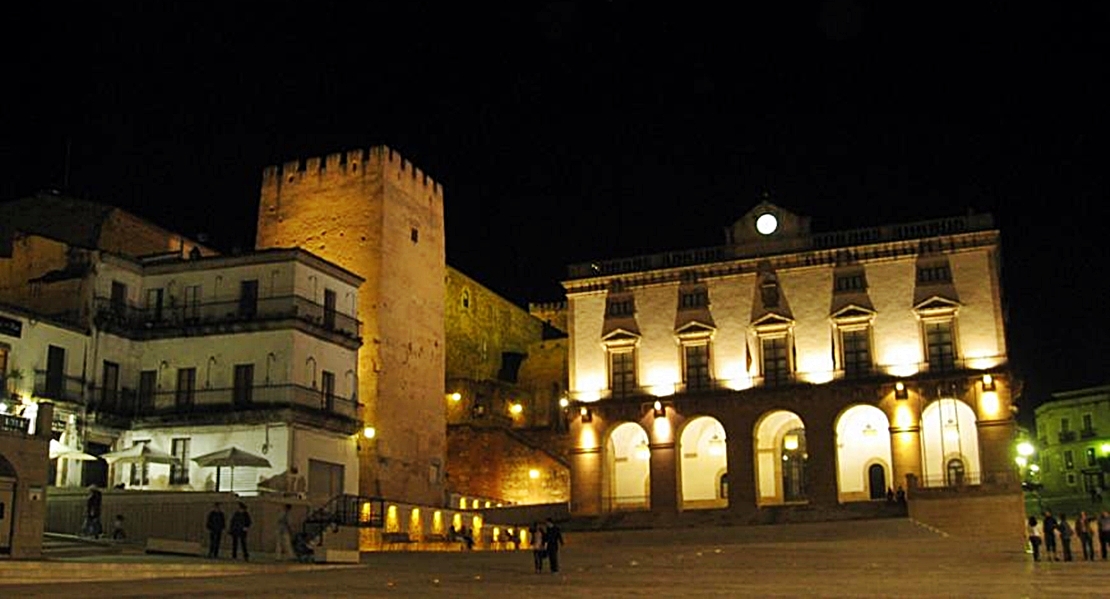 Grandes éxitos musicales de películas en la Plaza Mayor de Cáceres