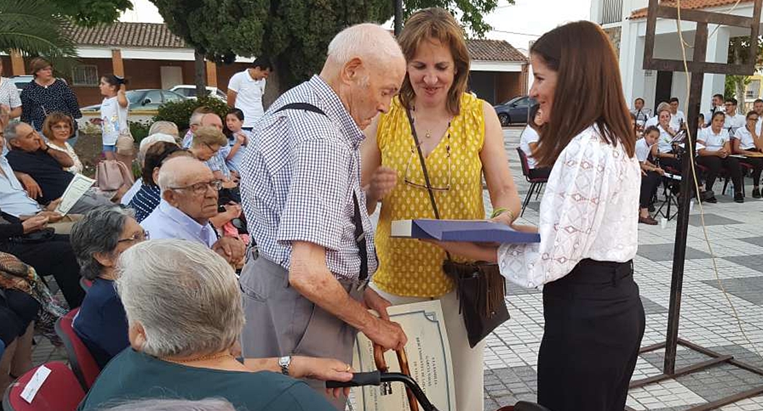 Homenajean en Vivares a las cien familias colonas que llegaron hace 50 años