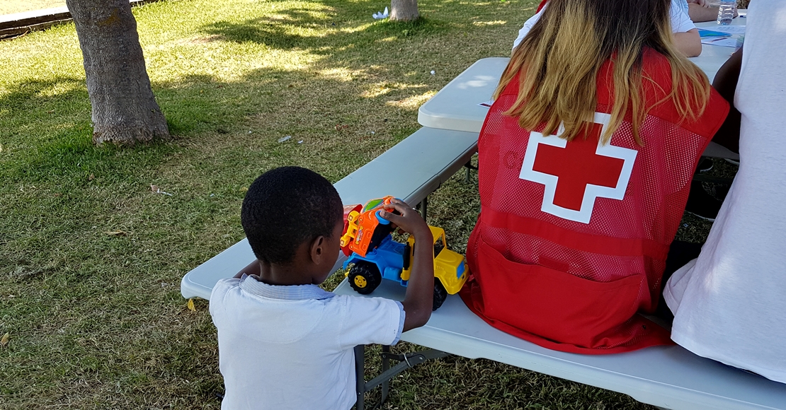 60 voluntarios de Cruz Roja atienden necesidades en el Centro de Acogida de Mérida