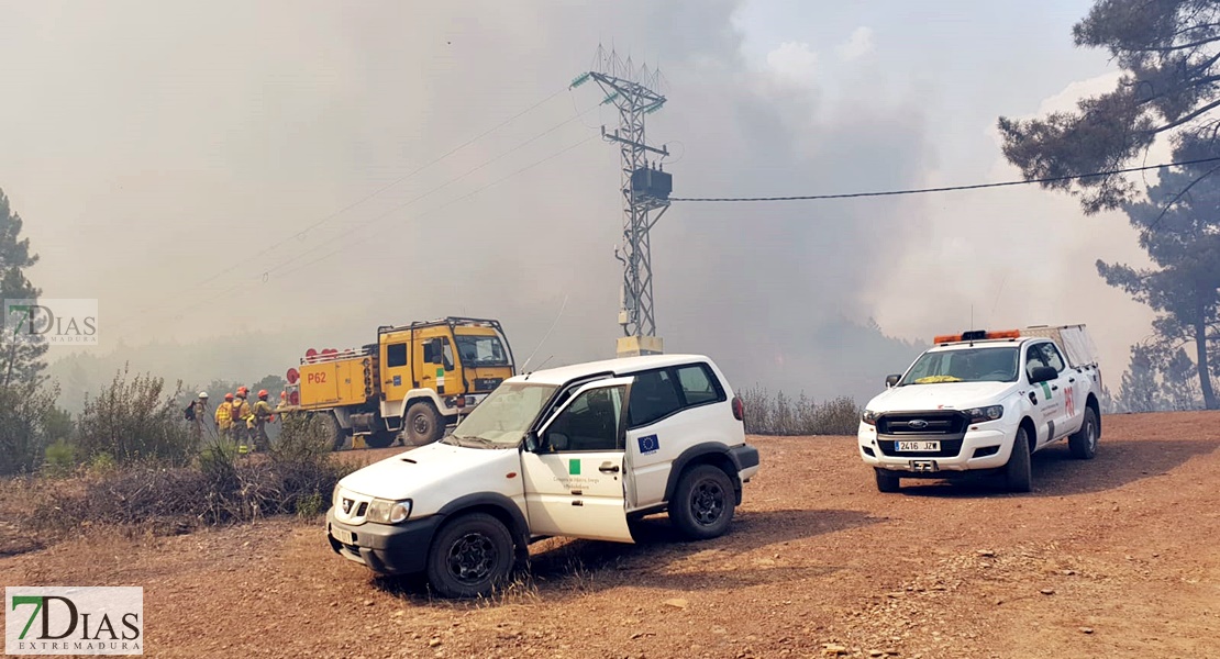 El INFOEX da por estabilizado el incendio aunque continúa activo y en nivel 1 de peligrosidad