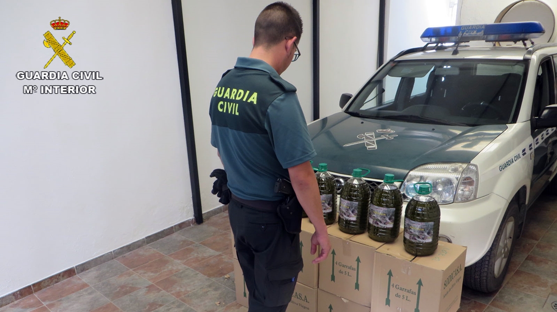 La Guardia Civil recupera 160 litros de aceite de oliva sustraídos en una almazara