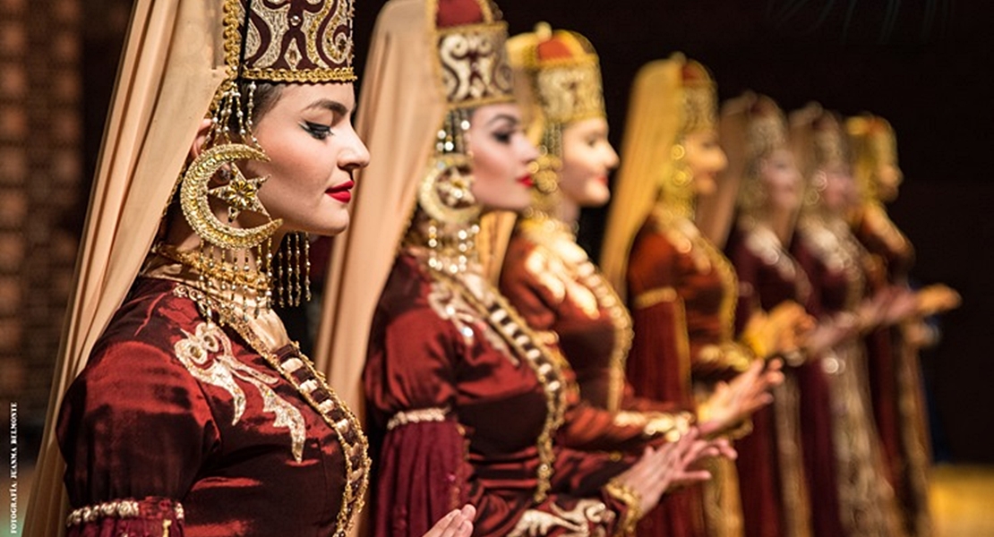 Serbia muestra sus bailes, vestimenta y cultura en Montijo