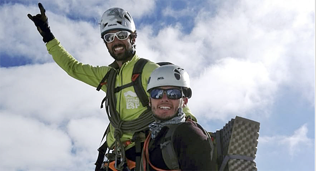 Alpinistas extremeños alcanzan la cumbre del Mont Maudit (4.665m) en seis horas