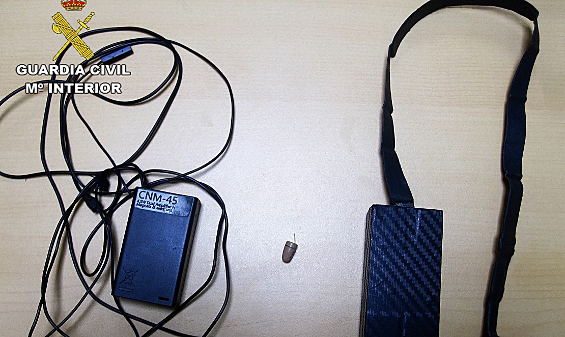 Un aspirante utiliza un kit de espía para recuperar el carnet de conducir