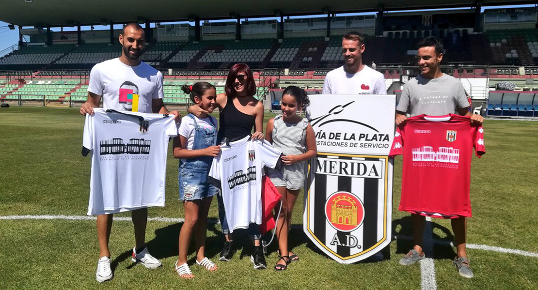 El Mérida AD presenta su nueva camiseta con una yincana muy especial