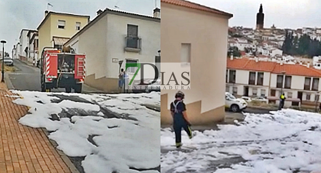 Un accidente provoca un vertido tóxico a la vía en Jerez de los Caballeros