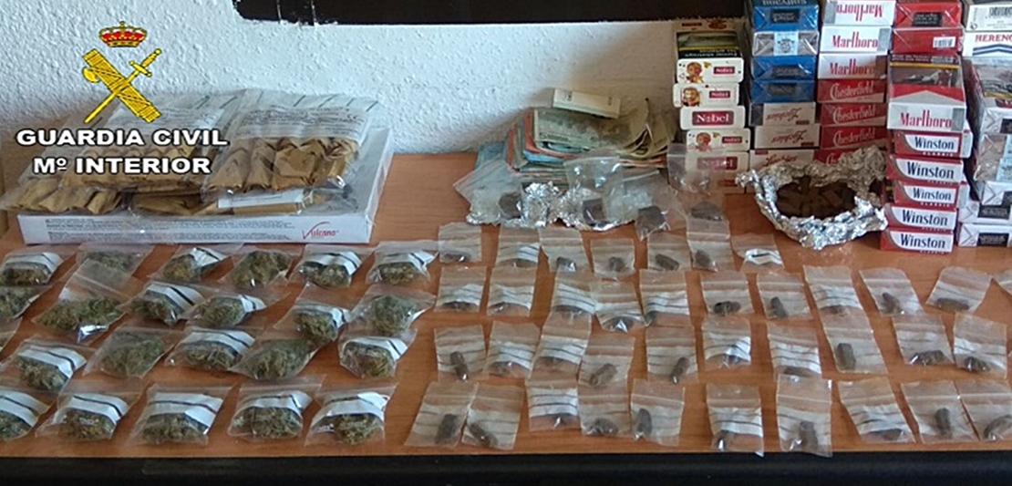 La Guardia Civil desmantela un punto de venta de drogas en una “multitienda”