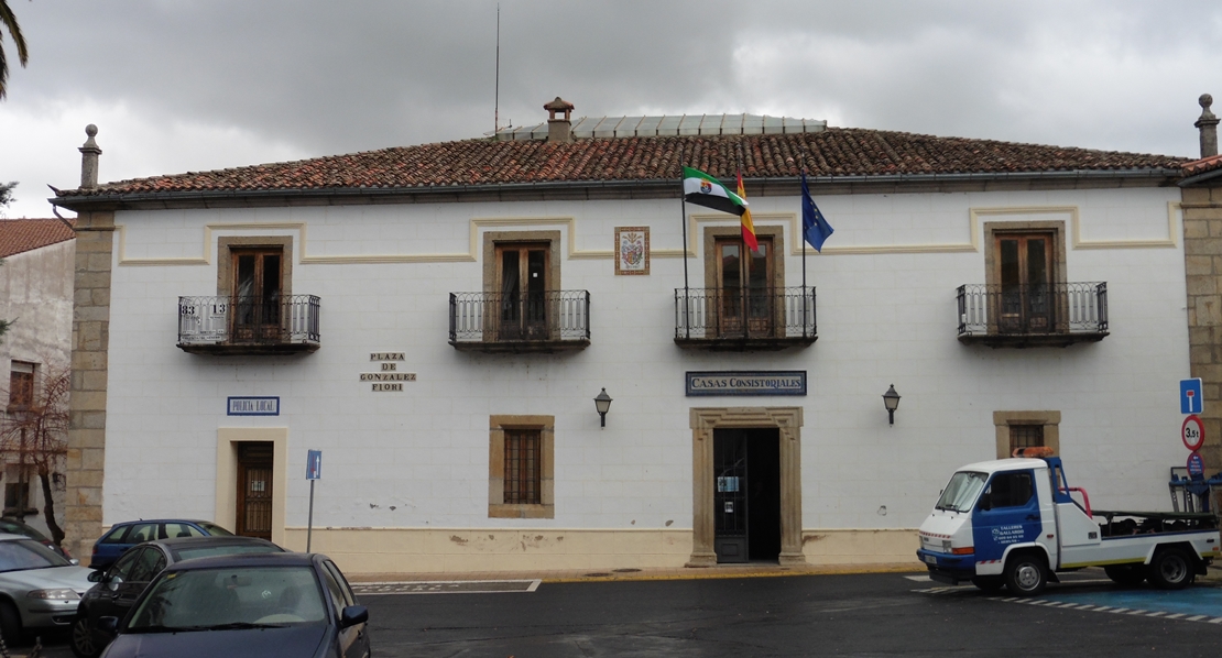 La Diputación de Cáceres paga la reforma del ayuntamiento de Hervás