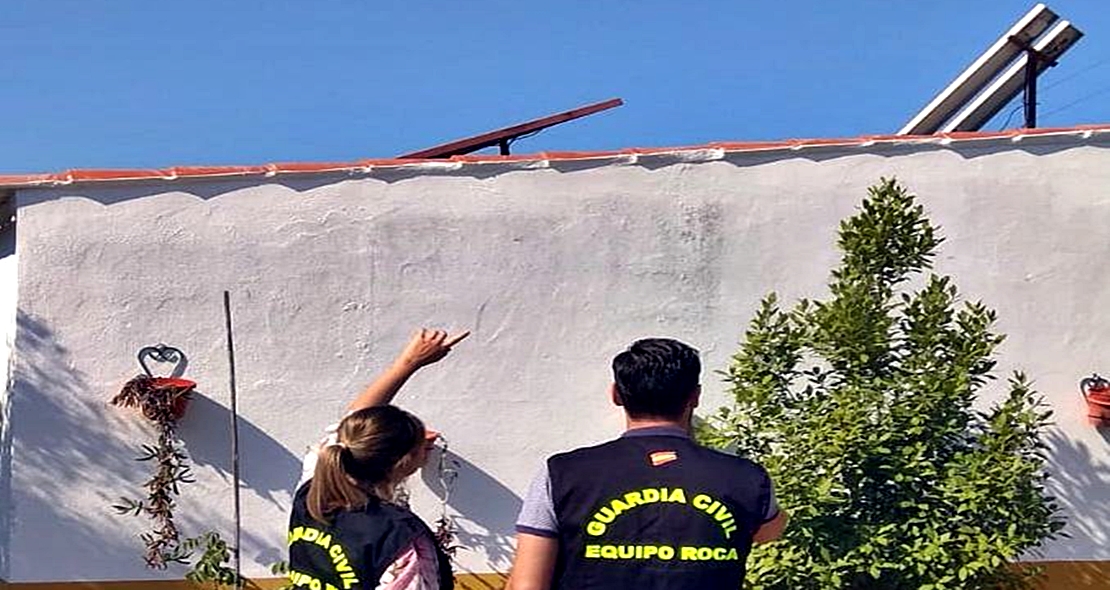 Detienen a dos vecinos de Mérida dedicados al robo en instalaciones fotovoltaicas