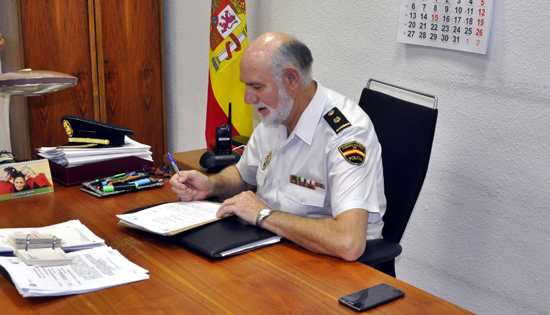 Juan Antonio Gallardo se despide de la Jefatura de Policía Nacional en Almendralejo