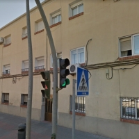 La Guardia Civil rescata a dos niños y a una mujer del incendio de un edificio