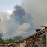 Continúa activo el incendio declarado en la Sierra de Jola