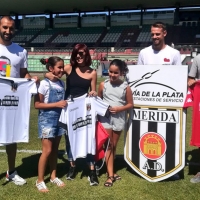 El Mérida AD presenta su nueva camiseta con una yincana muy especial