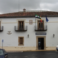 La Diputación de Cáceres paga la reforma del ayuntamiento de Hervás