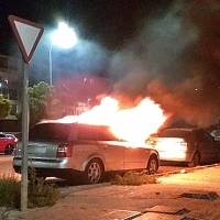 Arde otro vehículo aparcado en las calles de Badajoz