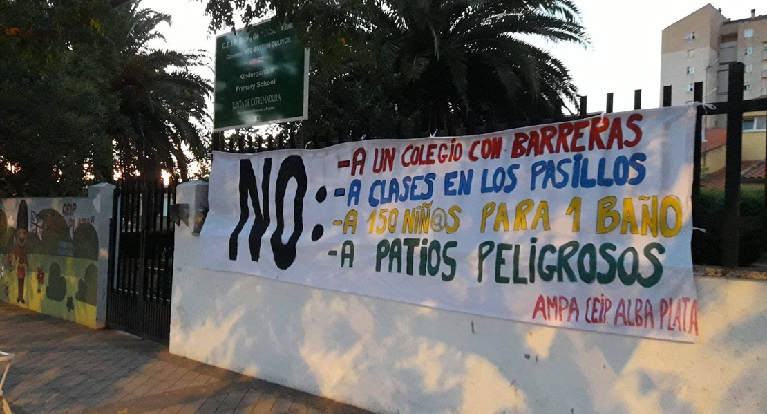 La AMPA del colegio Alba Plata, de Cáceres, está harta de la Junta